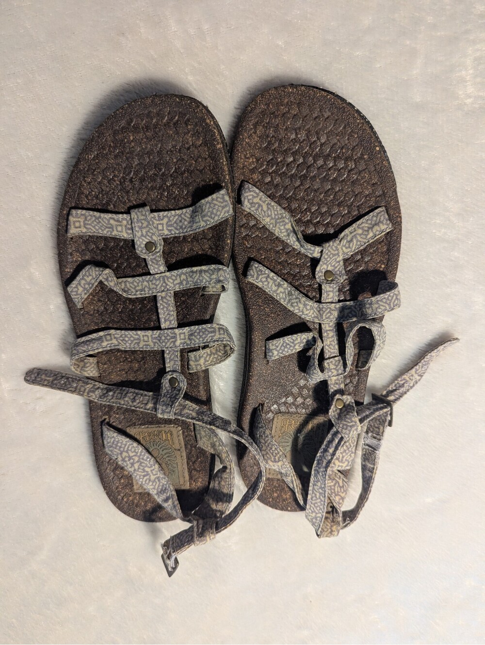 GreenToe Women's Brown Patterned Strappy Sandals Size 8